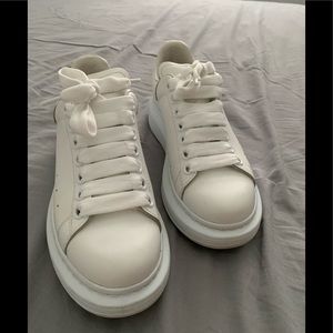 SOLD ❌❌❌❌ALEXANDER MCQUEEN 👟💕